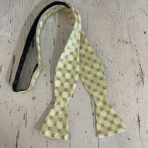 Jos A Bank Silk Bow Tie Yellow‎ Geometric Self-Tie Adjustable Hand Sewn USA